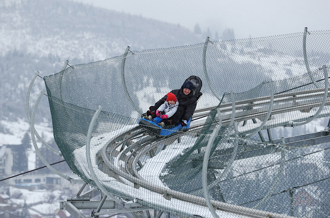 Зображення катання на родельбані